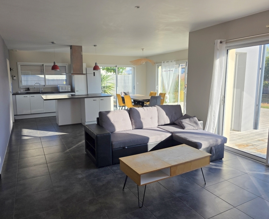 Maison à louer à La plaine sur mer, 106 m², 5 pièces – photo 3 sur 8