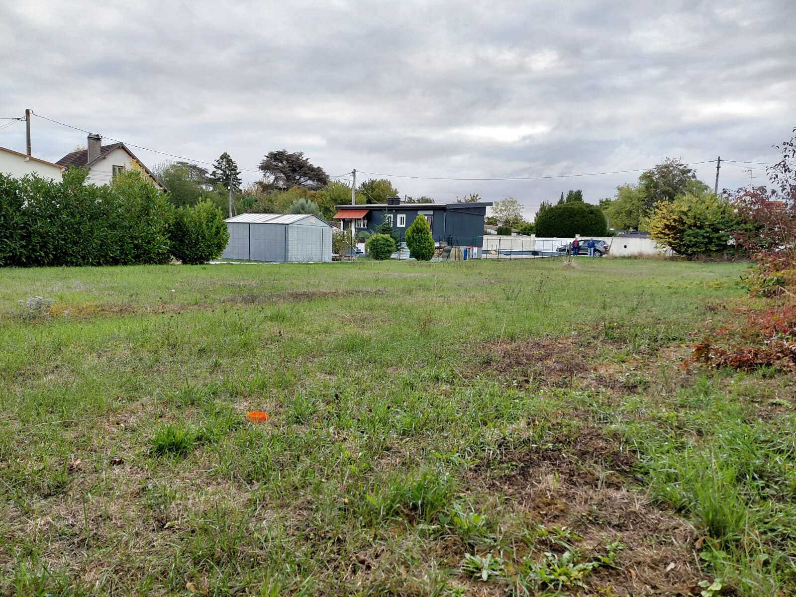 Terrain constructible à vendre à Pont sur yonne, 1 160 m² – photo 2 sur 8