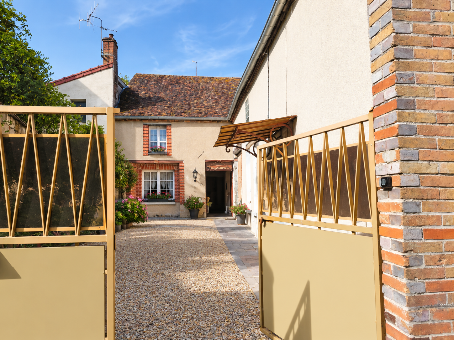Maison à vendre à Pont sur yonne, 70 m², 3 pièces – photo 1 sur 20